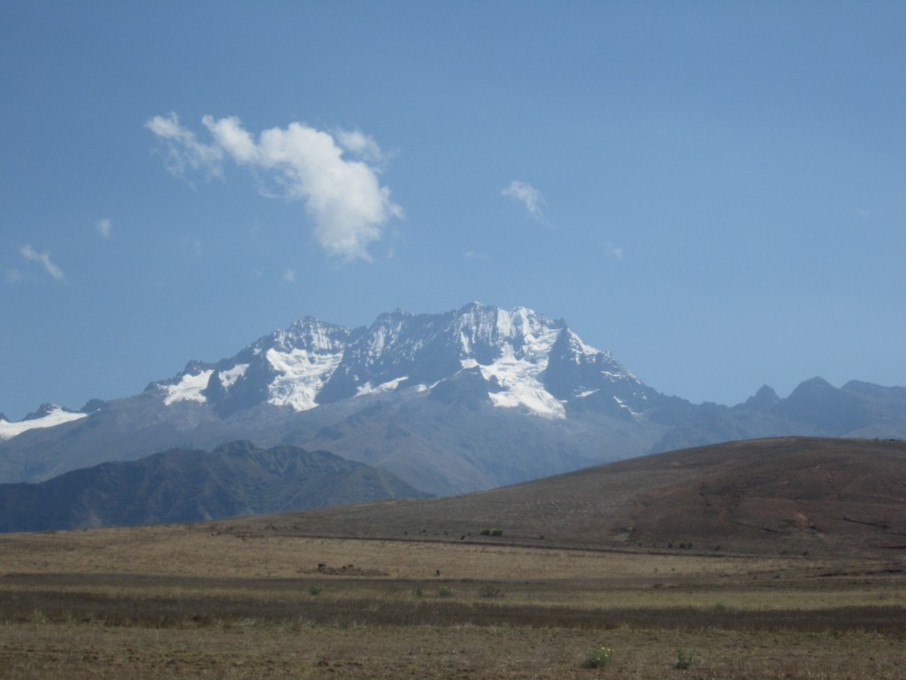 The road to Ollantaytambo