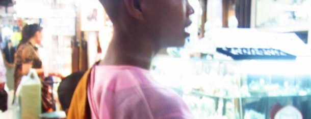 WorldView: Buddhist nun in Yangon’s Bogyoke Market